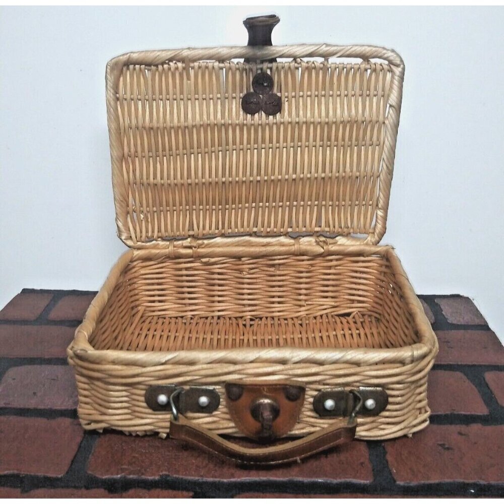Vintage WICKER LUNCH box SEWING BOX HANDBAG PURSE STRAW 11"x7" leather handle